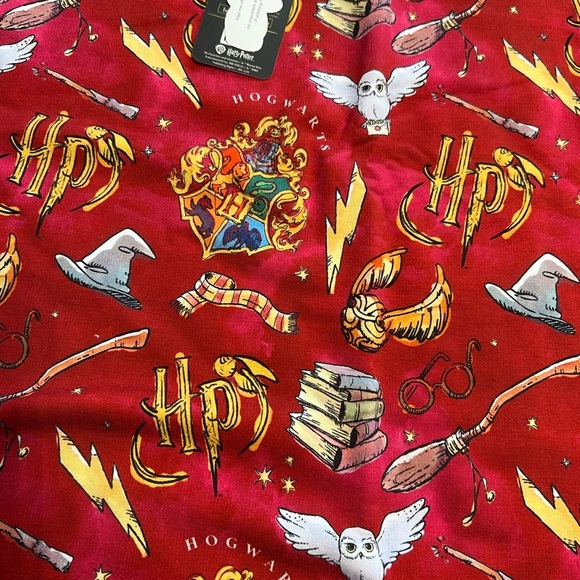 NWT Bums and Roses Harry Potter Back to Hogwarts Red Unisex Oversized Crew Neck - Picture 5 of 10